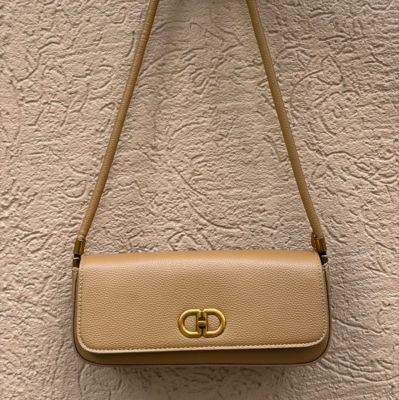 Florida bub Shoulder Bag with Gold-Tone Clasp