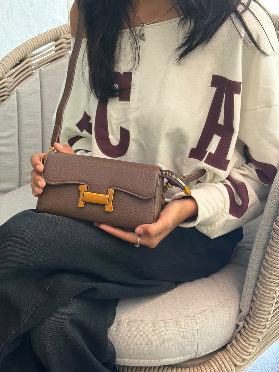 Elegant Brown Textured Shoulder Bag with Gold Lock