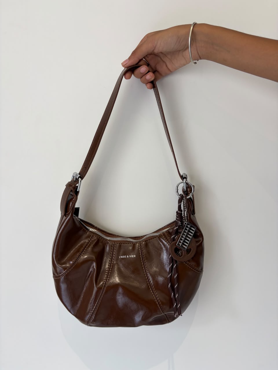 Vier Hobo Shoulder Bag