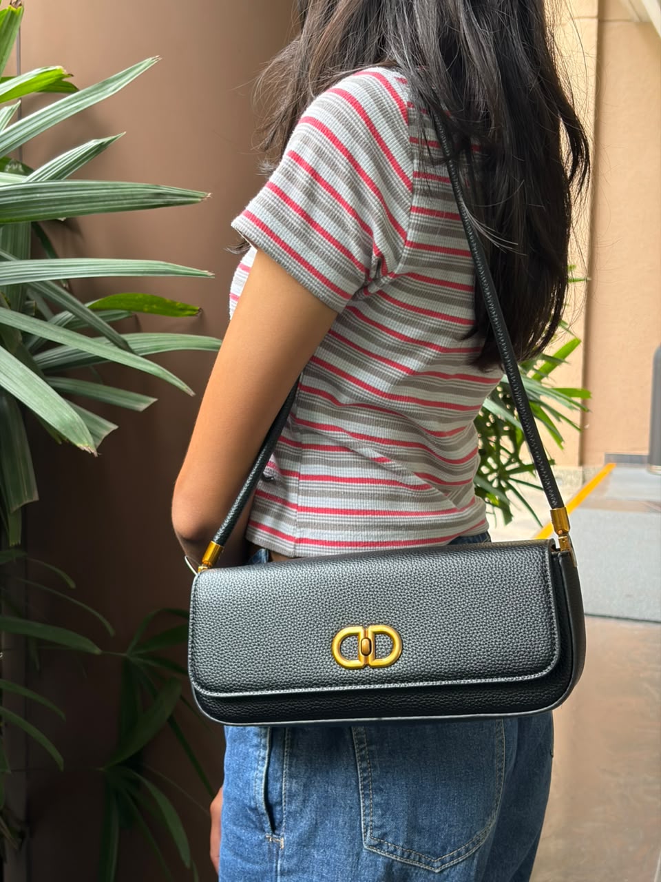 Florida bub Shoulder Bag with Gold-Tone Clasp