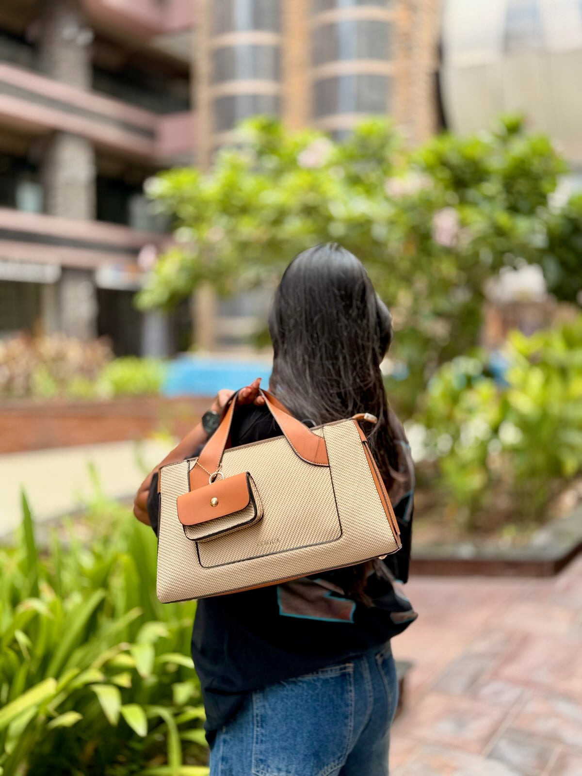Classic Textured Tote Bag with Mini Pouch