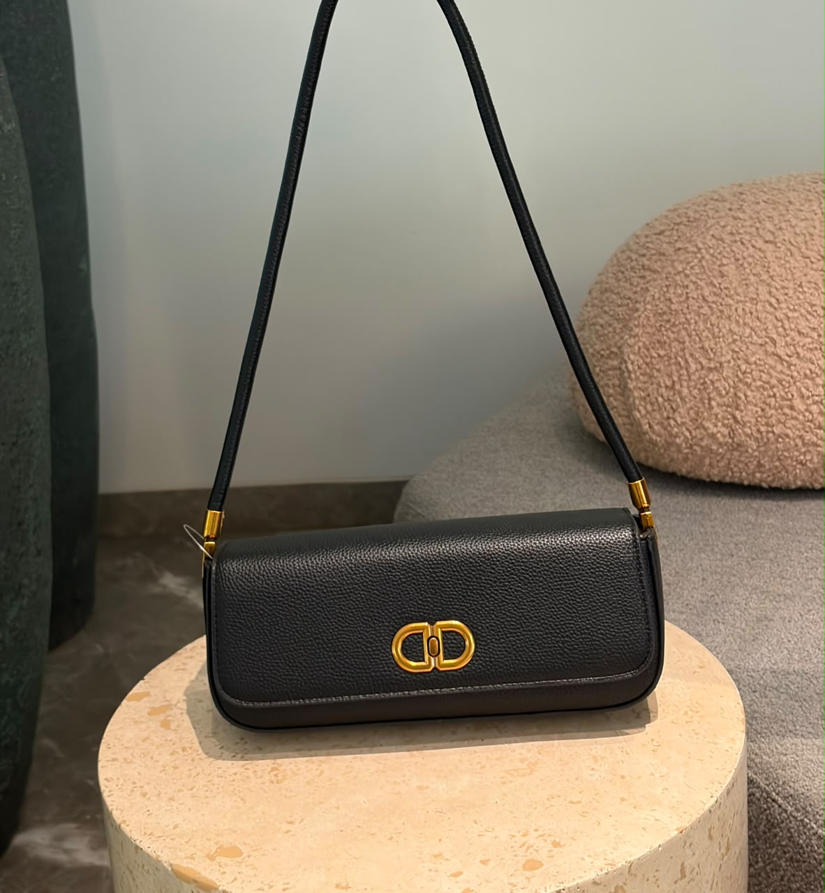 Florida bub Shoulder Bag with Gold-Tone Clasp