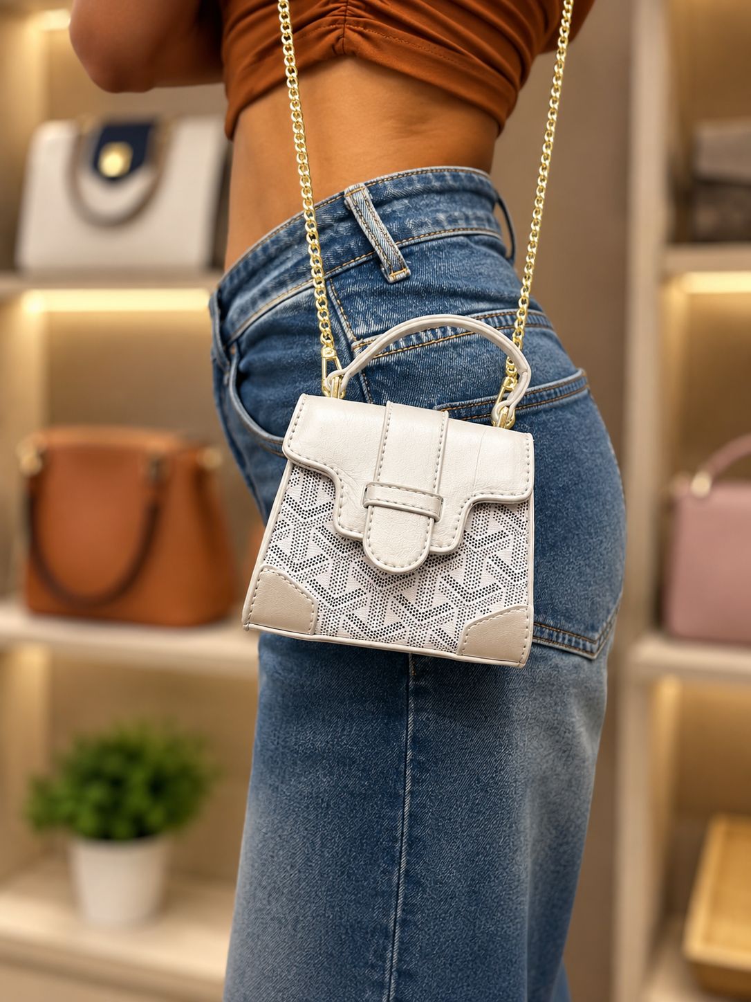 Lily textured mini sling